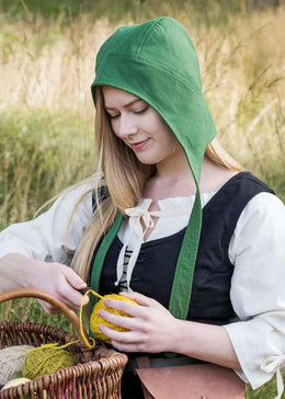 Sydänkeskiajan naisten päähineet – muotia, käytännöllisyyttä ja hiukan hulluttelua