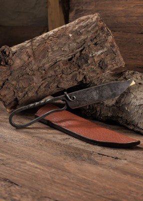 Käsintaottu käyttöveitsi nahkatupella, n. 23 cm