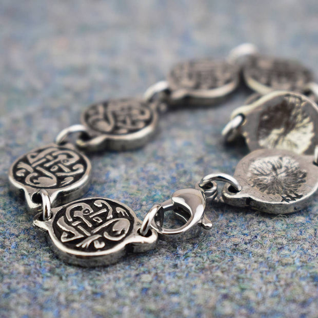 Viikinkikuvioinen rannekoru – moderni koru historiallisella hengellä