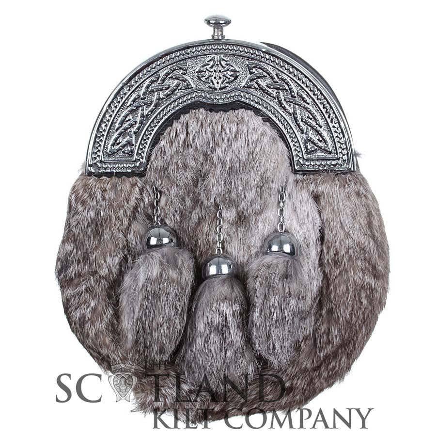 Juhlasporran – harmaa kaninturkis ja kelttisolkikoriste, kromiviimeistely