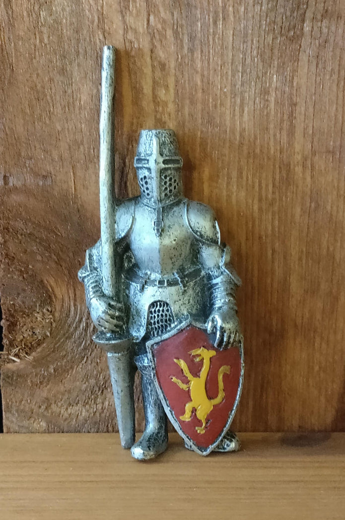 Ritari-jääkaappimagneetti, kuusi erilaista