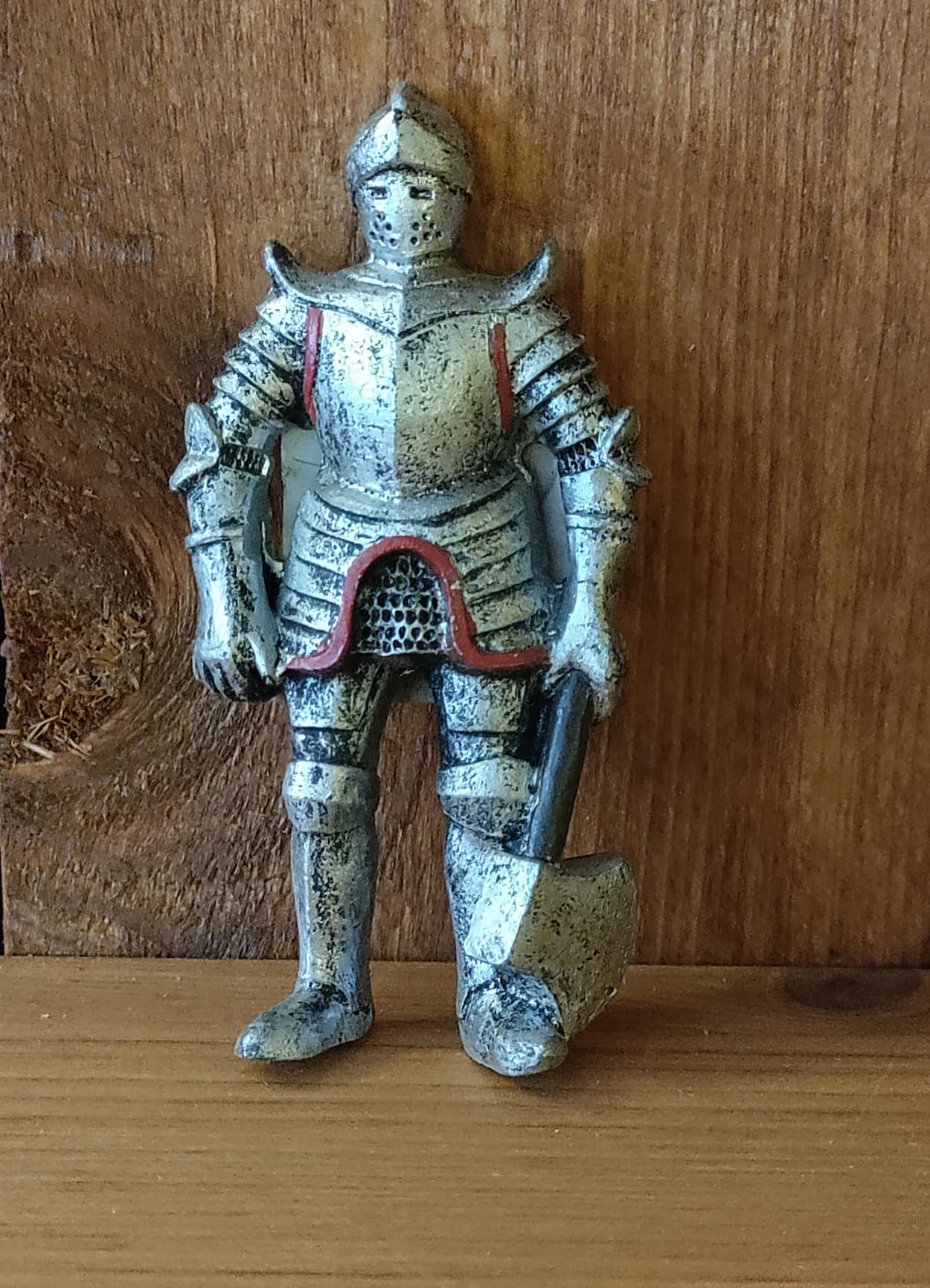 Ritari-jääkaappimagneetti, kuusi erilaista