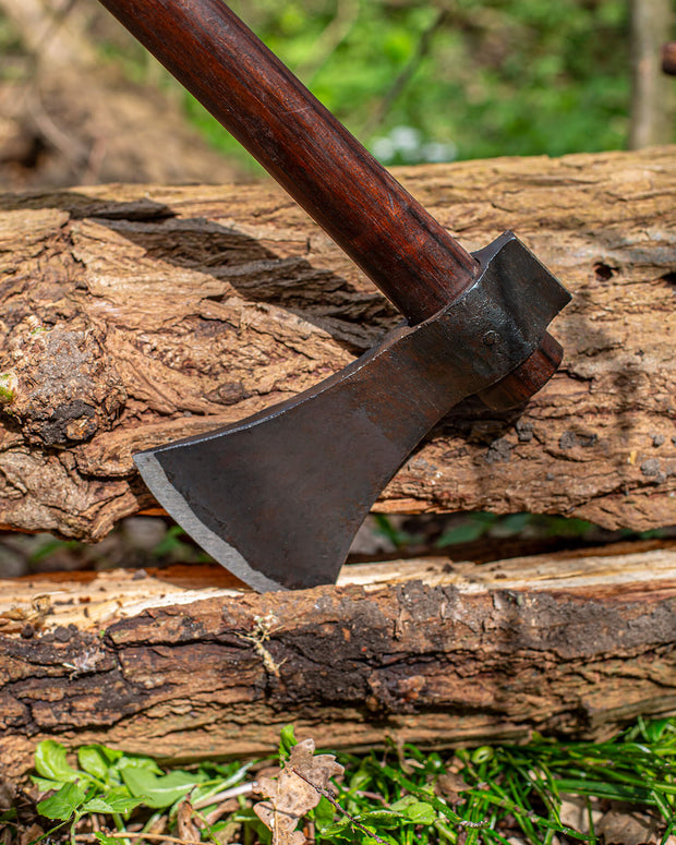 Jorvik-kirves – viikinkiajan innoittama kirves elävöitykseen