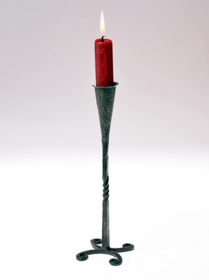 Keskiaikainen kynttilänjalka "Morgaine"