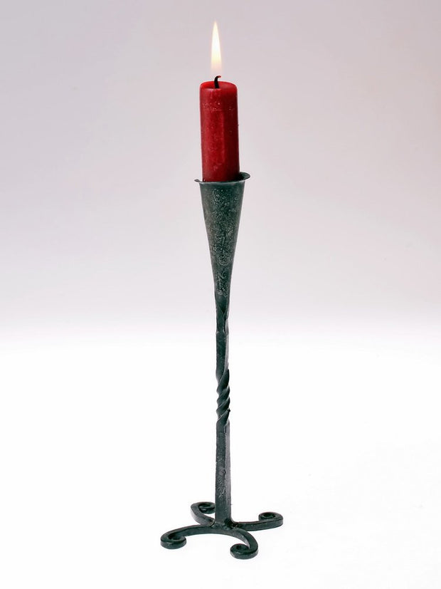 Keskiaikainen kynttilänjalka "Morgaine"