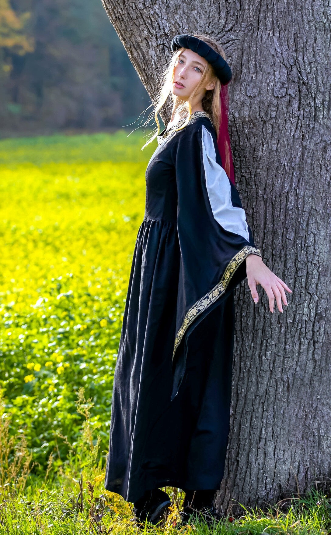 Juhlapäähine Chiara, musta/punainen