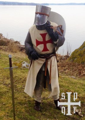 Temppeliritarien tabardi, vuorillinen