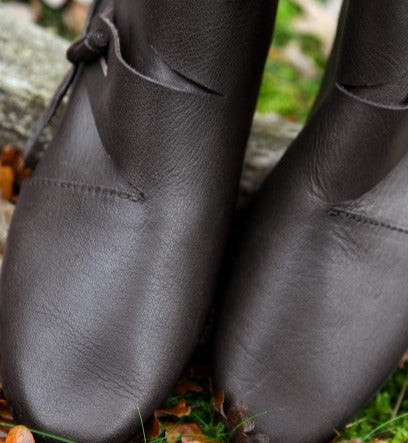 Viikinkikengät-Jorvik, kaksi väriä