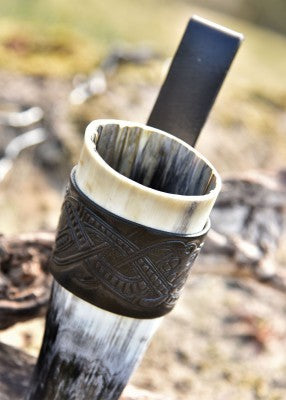 Juomasarvenpidike, Jelling-tyyli