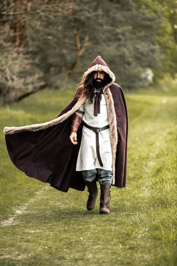 Viikinkiviitta Fjell, ruskea ja musta – keinoturkiksella