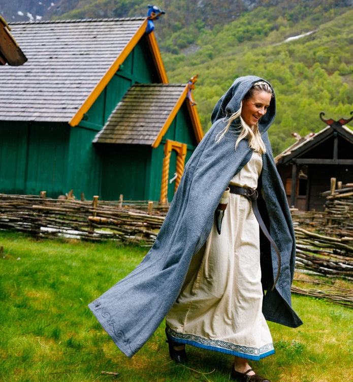 Alma-villaviitta kirjailuilla, eri värejä