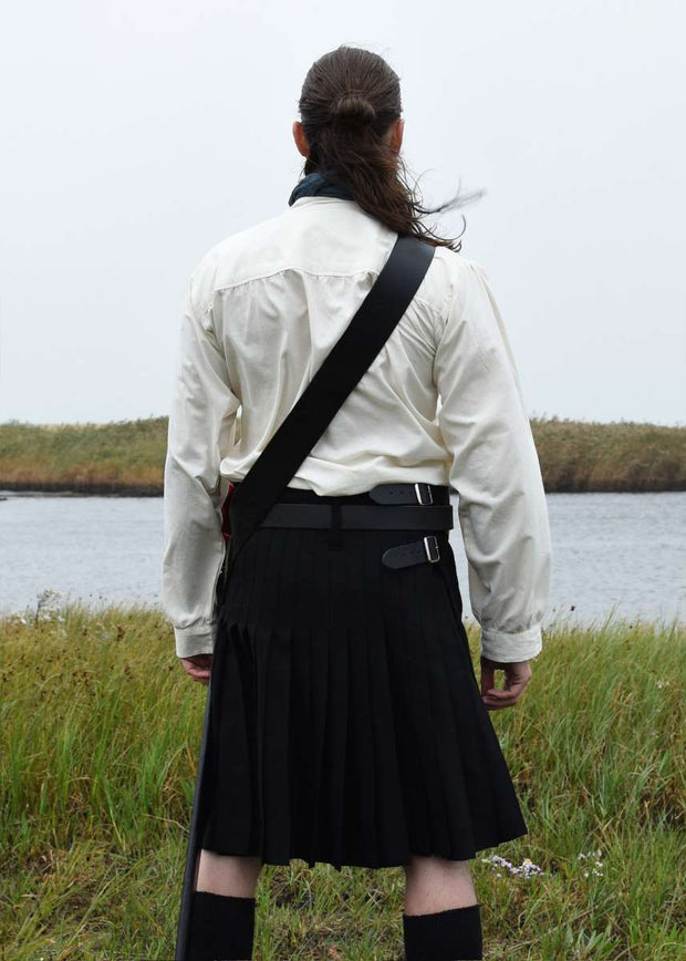 Kiltti 8 jaardin musta, Black plain